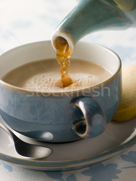 80005_stock-photo-pouring-a-cup-of-tea.jpg