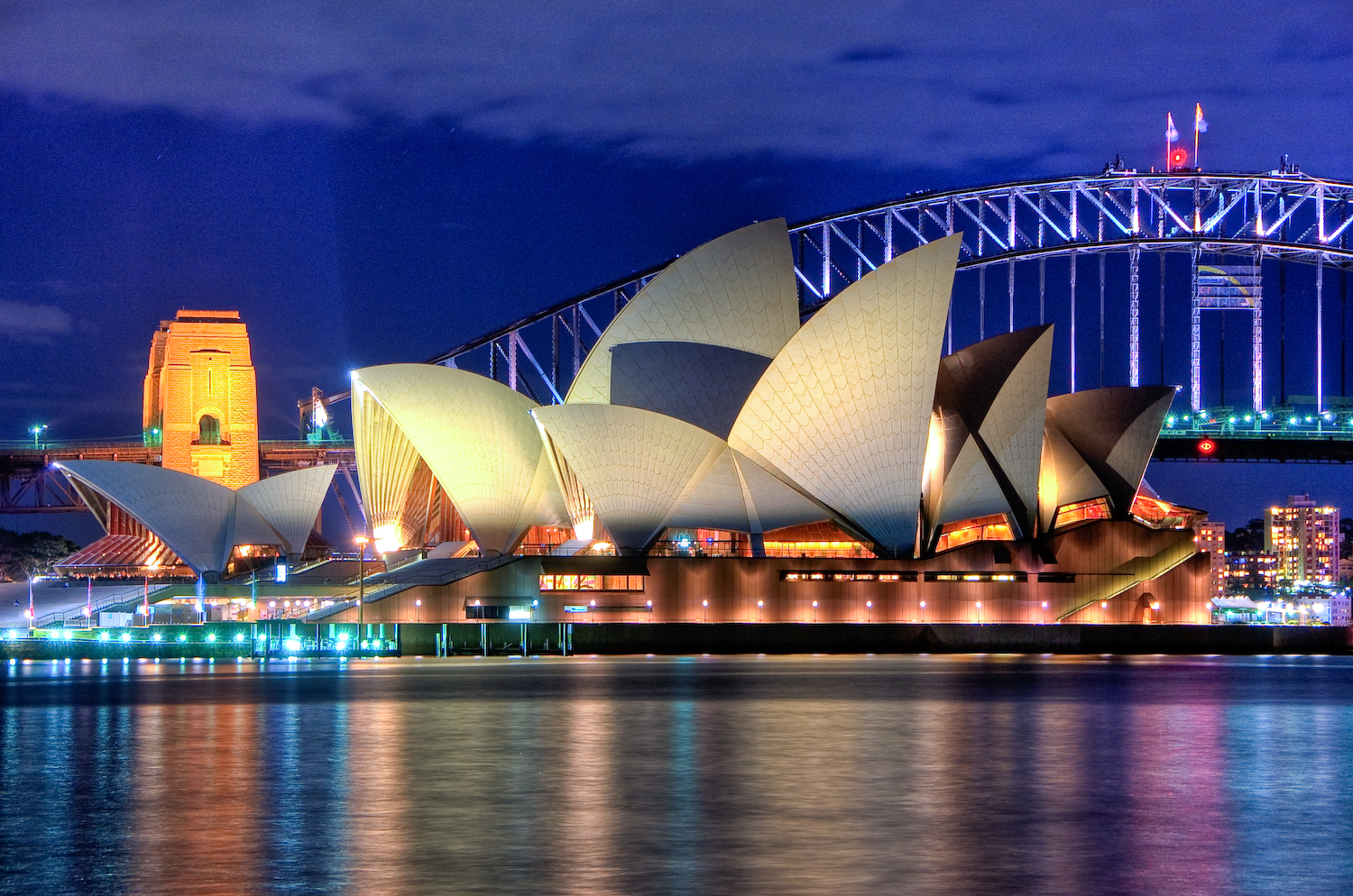 Sydney_Opera_House_Close_up_HDR_Sydney_Australia.jpg