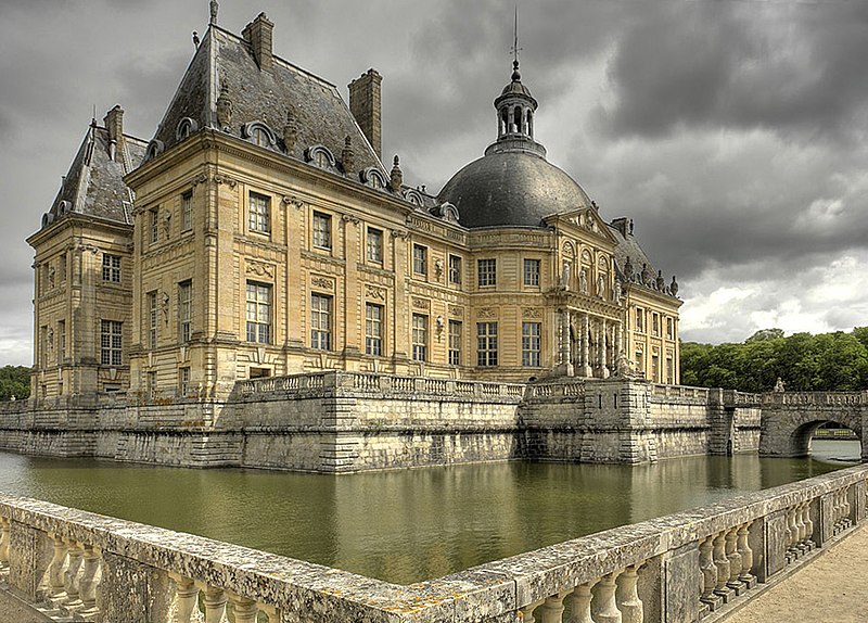 800px-Le_chateau_de_Vaux_le_Vicomte.jpg